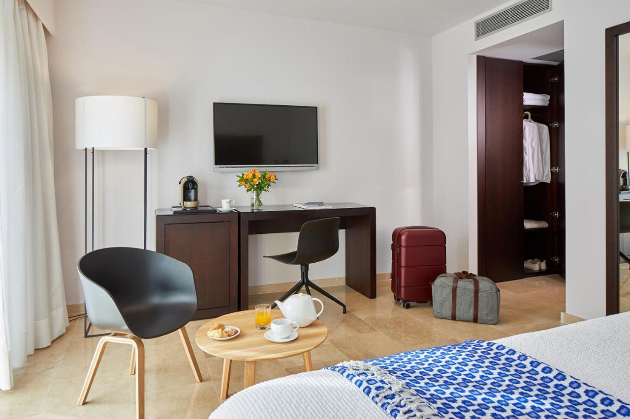 Chambre Double ou Lits Jumeaux Supérieure (1-2 Adultes)