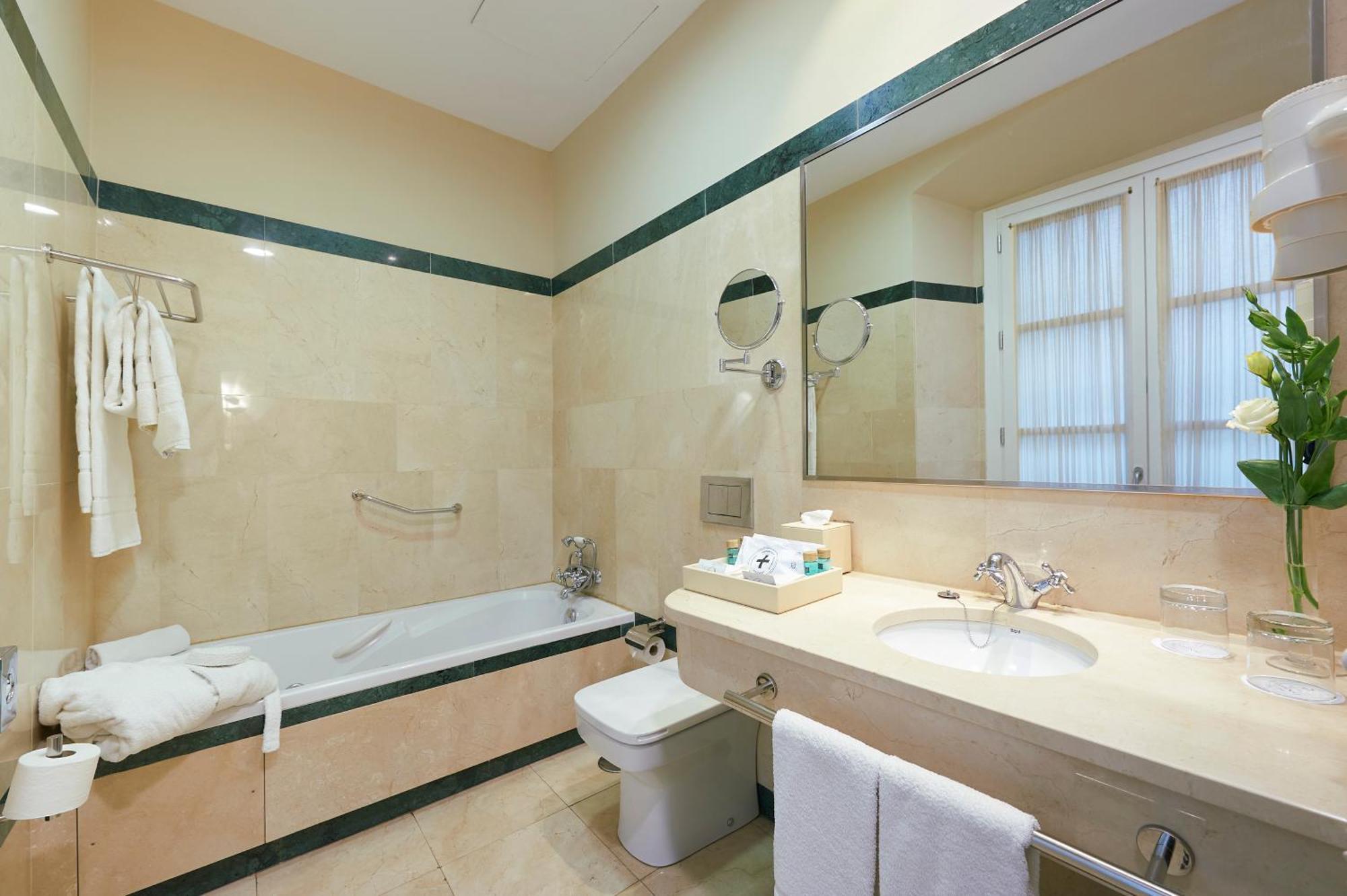Superior Queen Room