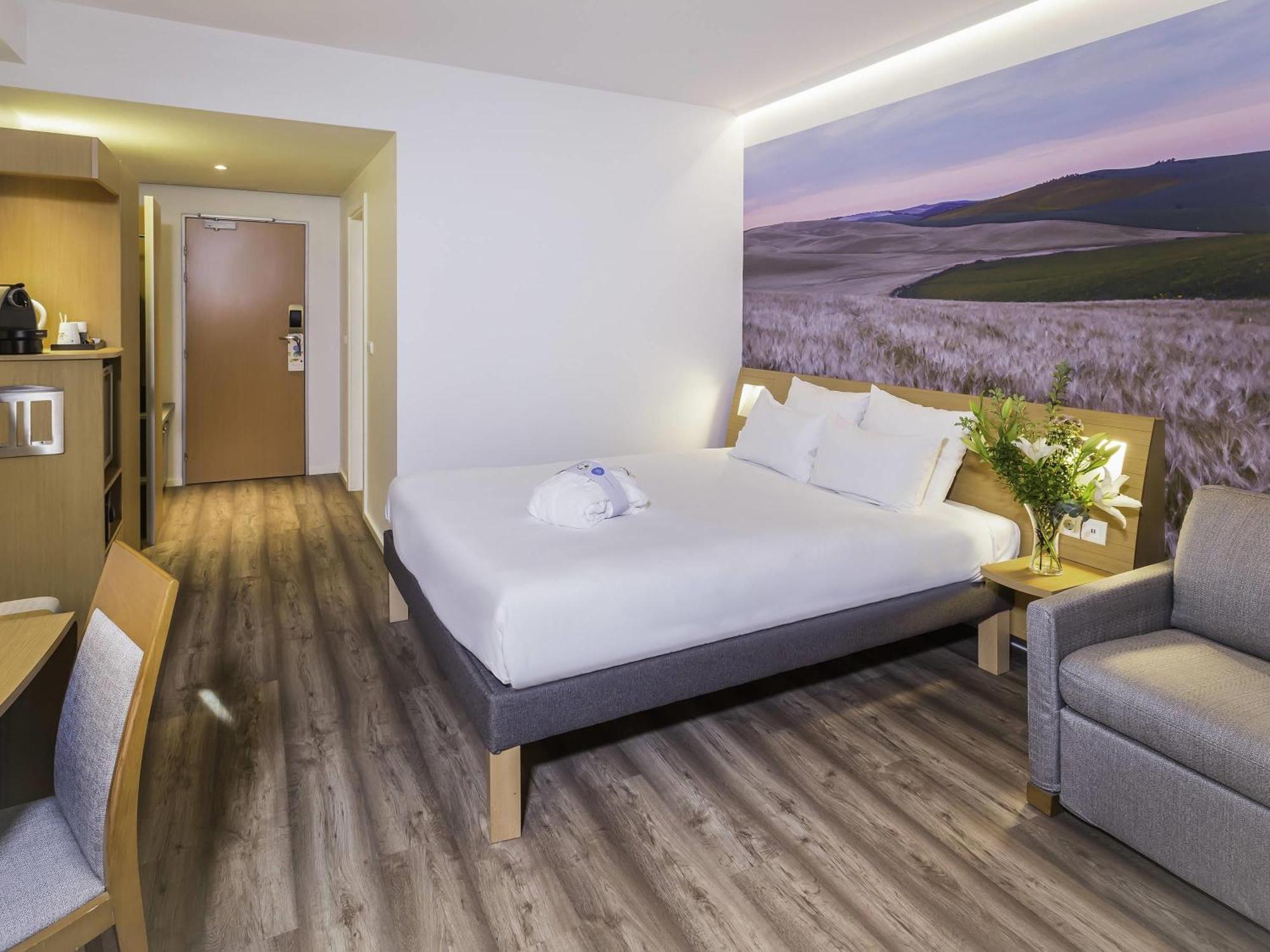 Chambre Lit Queen-Size Exécutive avec Canapé-Lit