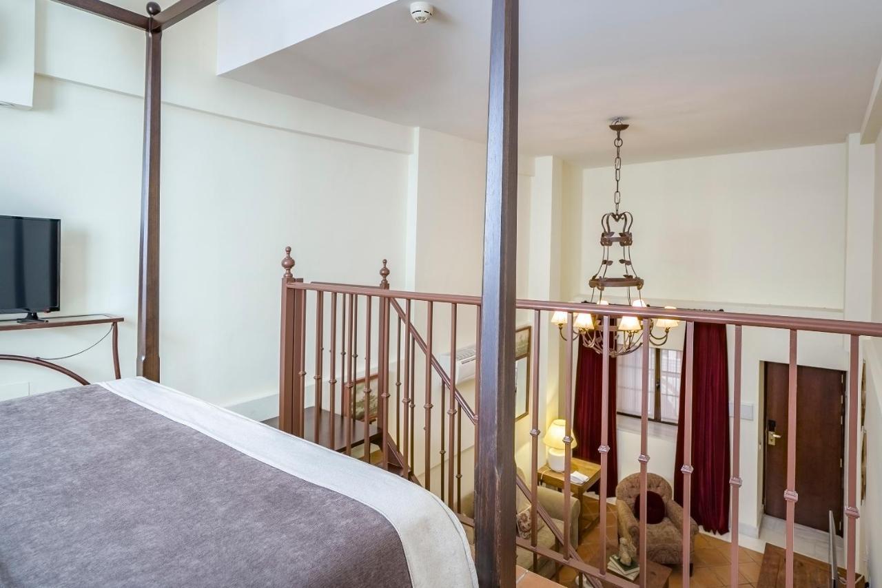 Junior Suite,1431789319:JPEG