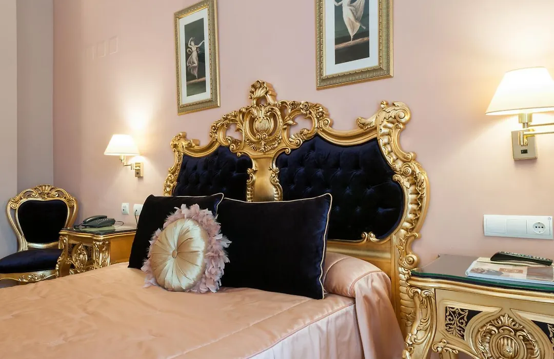 Adriano Boutique Sevilla-1